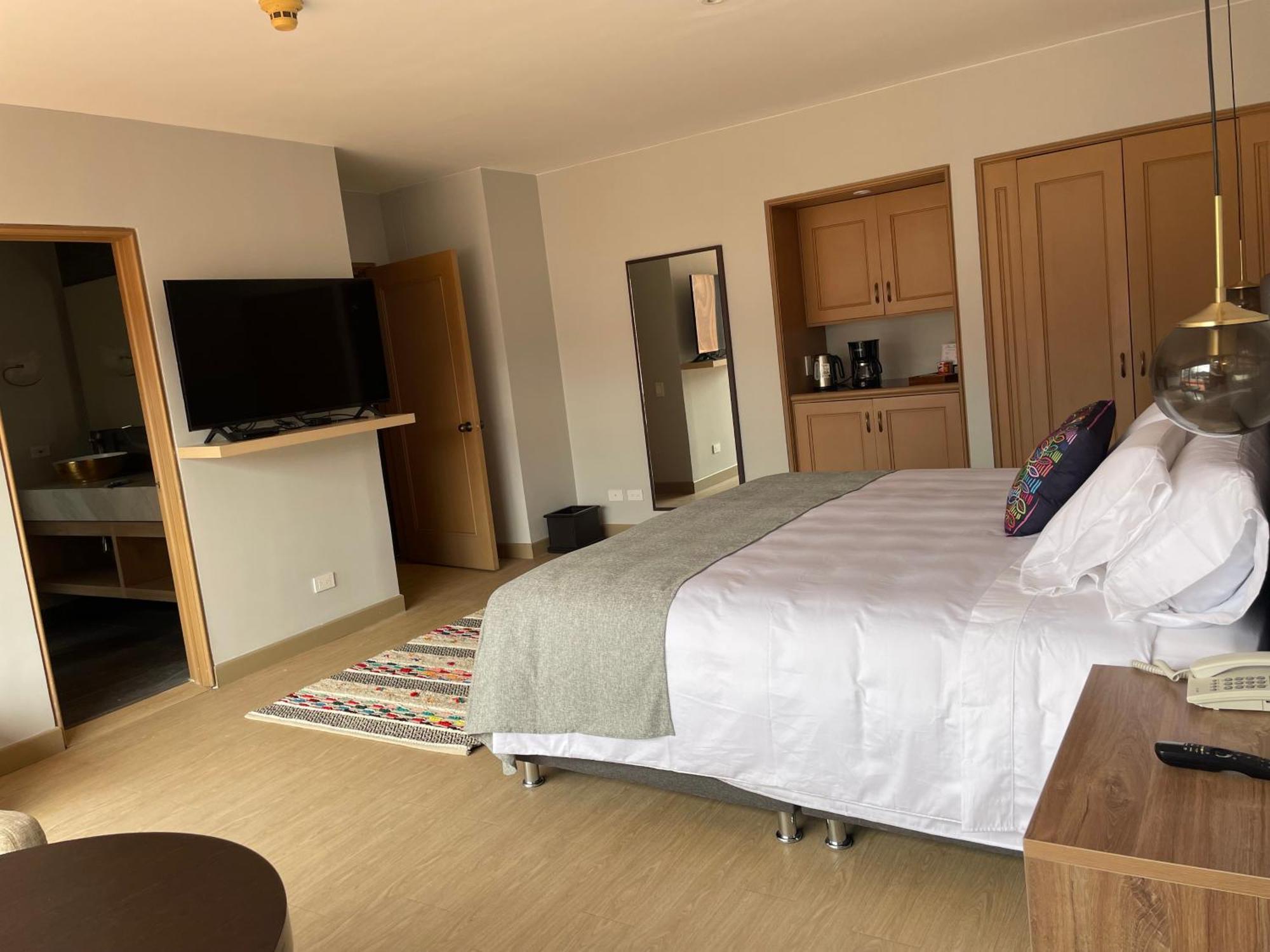 Hotel Parque 97 Suites Богота Екстериор снимка