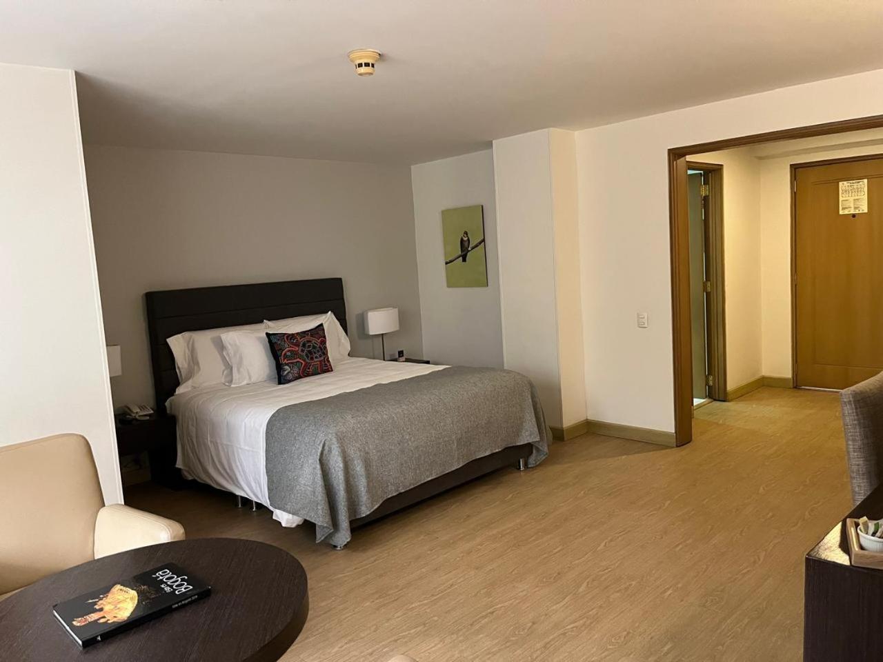 Hotel Parque 97 Suites Богота Екстериор снимка