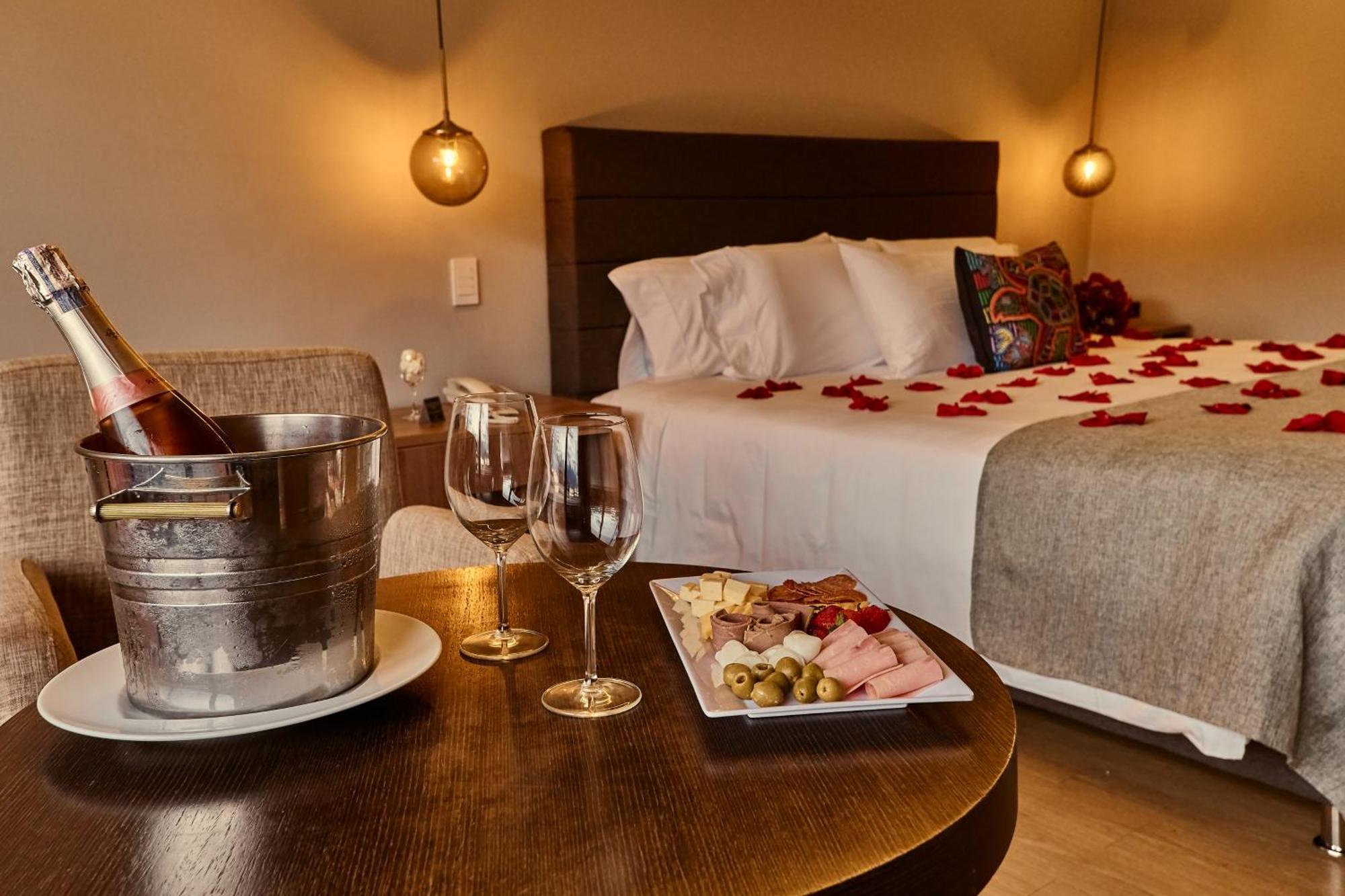 Hotel Parque 97 Suites Богота Екстериор снимка